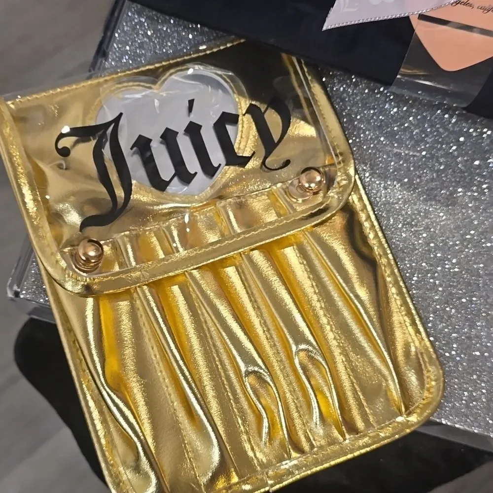 Juicy Couture stylish chic